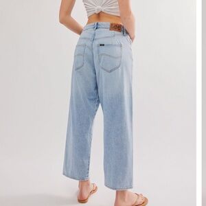 Lee button fly ankle jeans.  Size 26